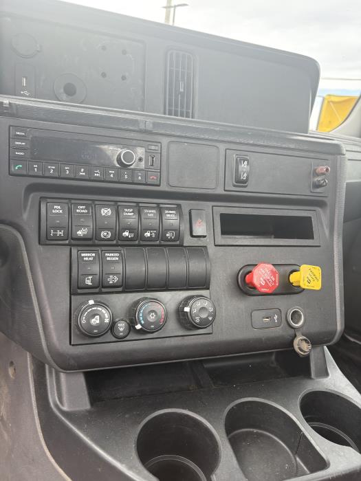 2021 International LT625-5