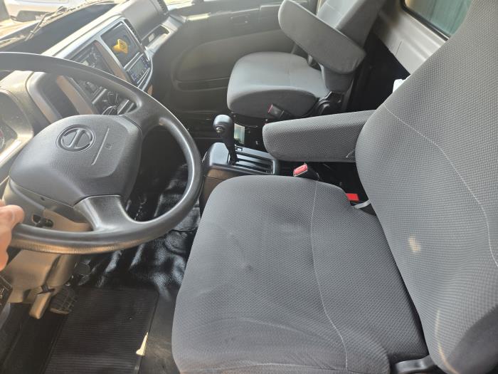 2019 Hino 268A-6