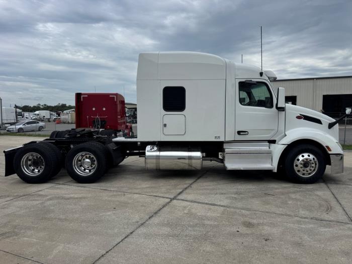 2022 Peterbilt 579-3