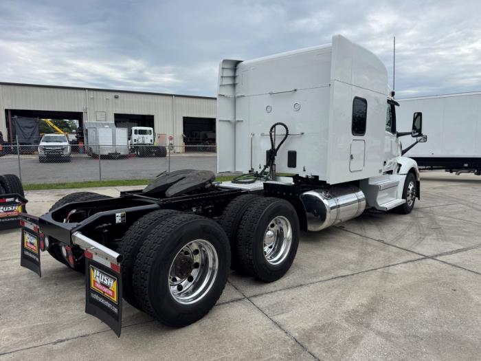 2022 Peterbilt 579-4