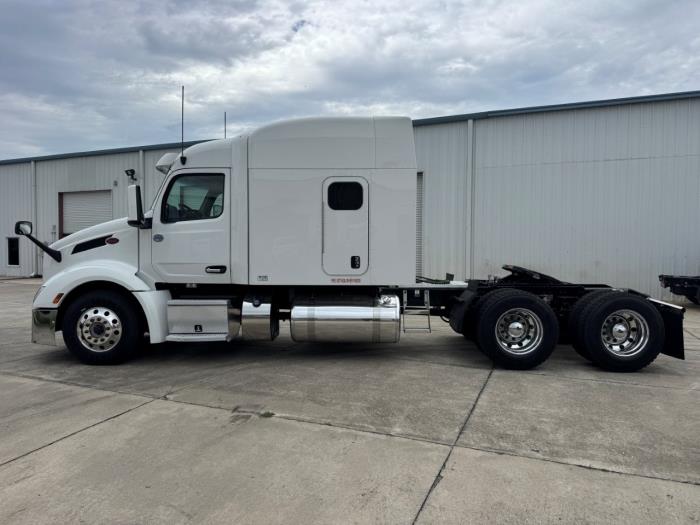 2022 Peterbilt 579-7