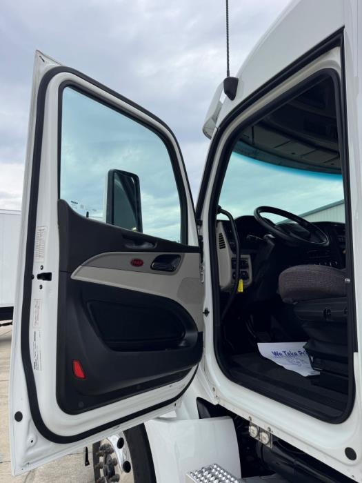 2022 Peterbilt 579-8