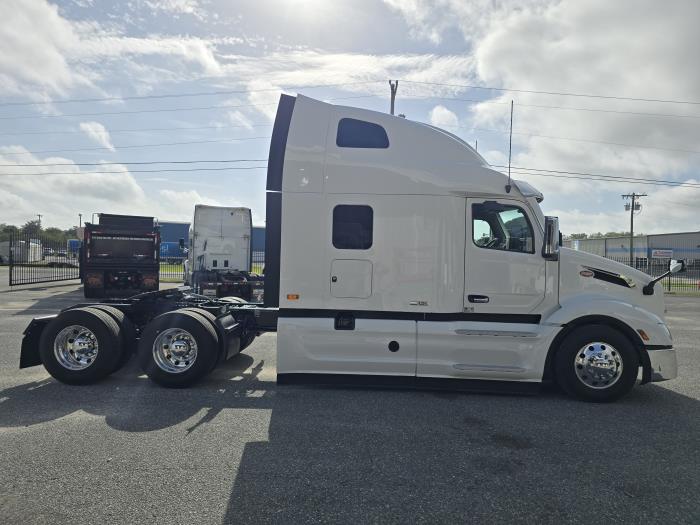 2027 Peterbilt 579-6