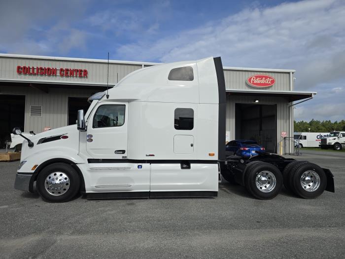 2027 Peterbilt 579-2