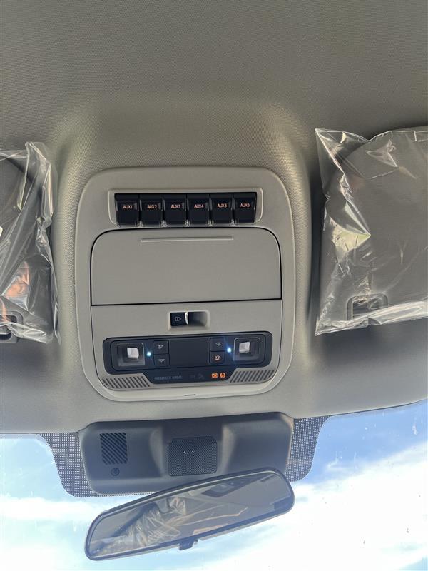 New 2026 Ford F-550 - photo 19