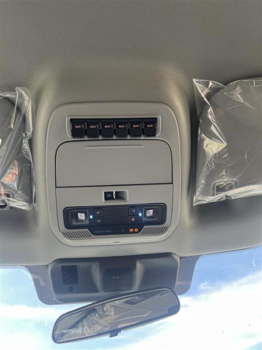 2026 Ford F-550-18
