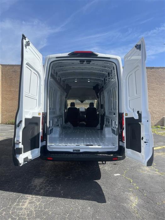 2026 Ford Transit-350-5