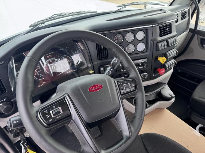 2027 Peterbilt 589-5