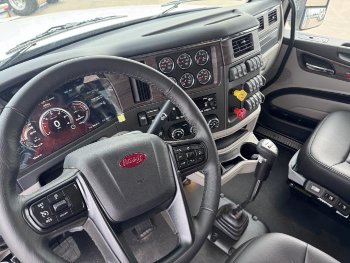 2027 Peterbilt 567-5