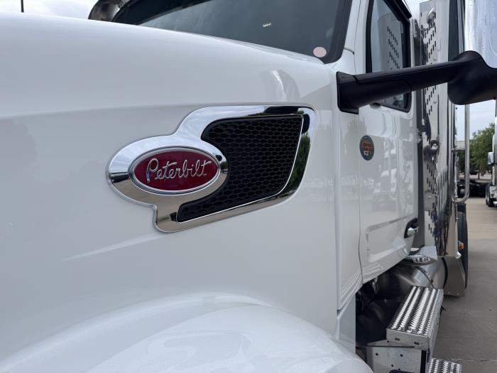 2027 Peterbilt 567-4