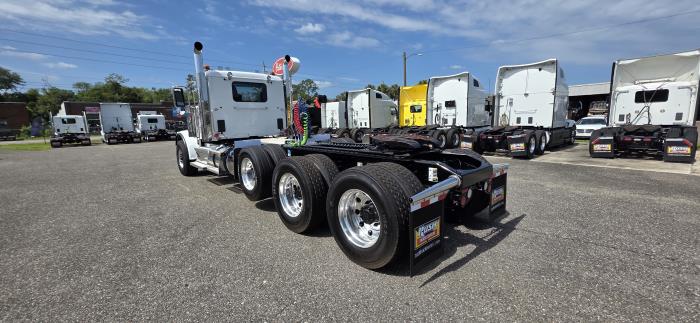 2027 Peterbilt 589-3