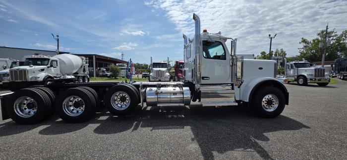 2027 Peterbilt 589-6