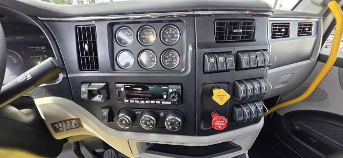 2027 Peterbilt 589-14