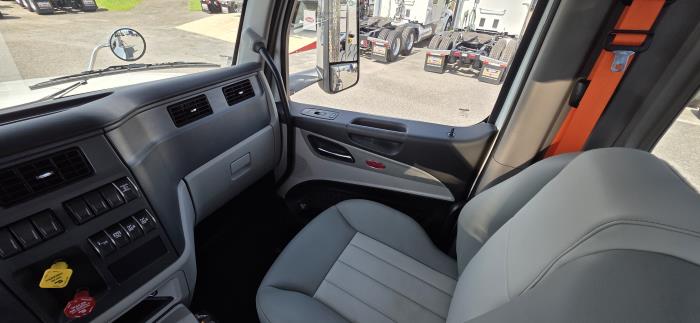 2027 Peterbilt 567-13