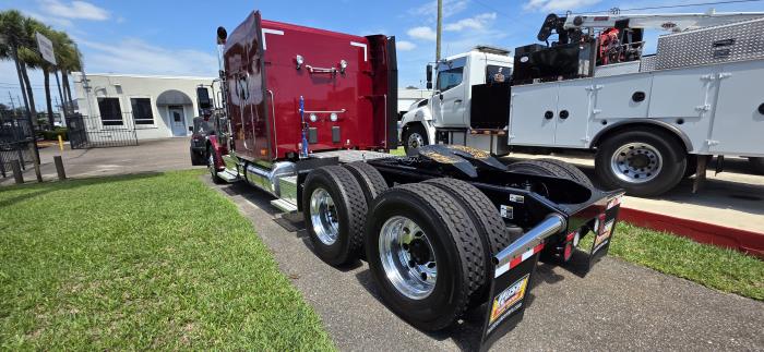 2027 Peterbilt 589-3