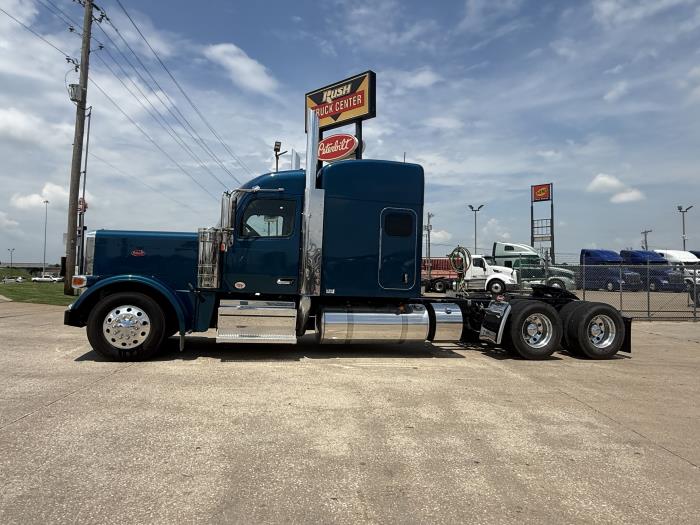 2027 Peterbilt 589-4