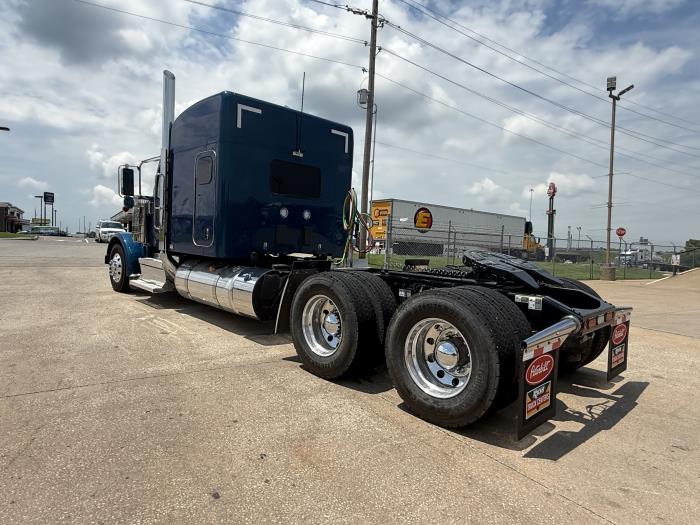 2027 Peterbilt 589-7