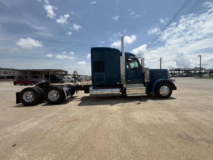 2027 Peterbilt 589-11