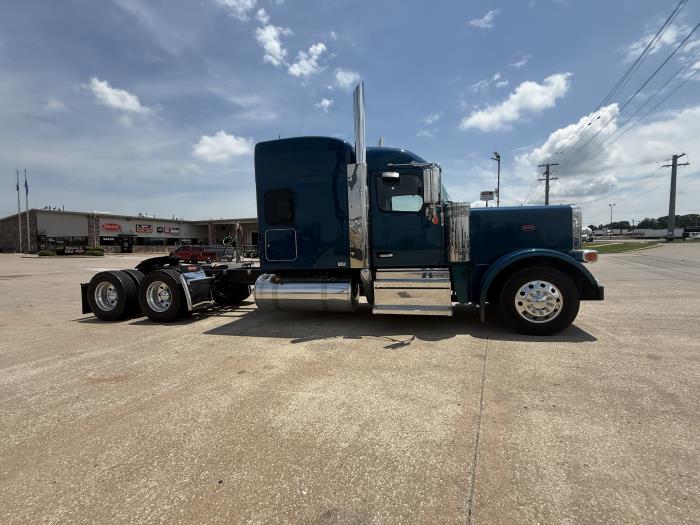 2027 Peterbilt 589-12