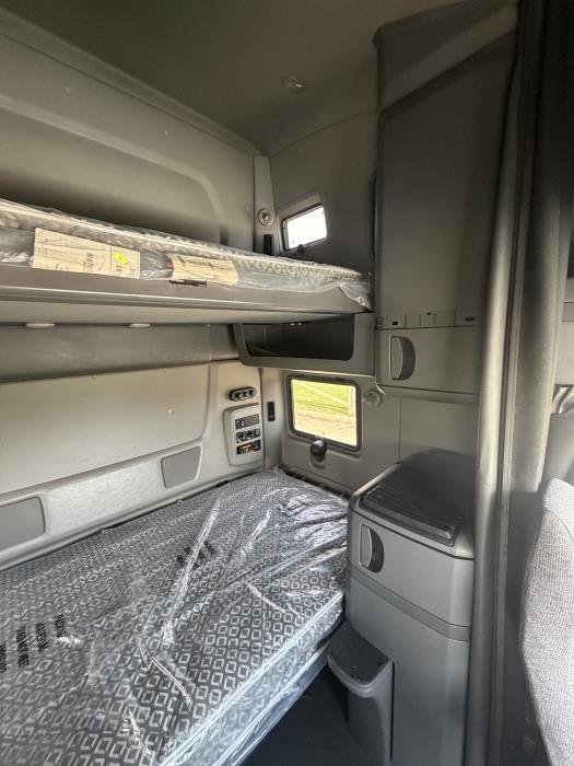 2019 International LT625-24