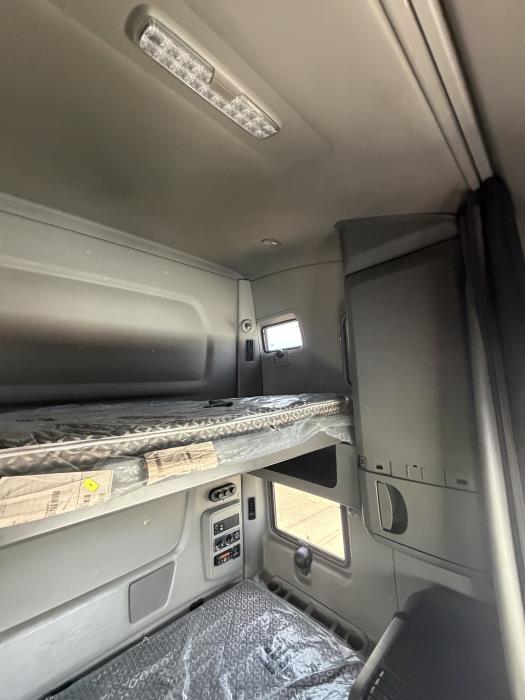 2019 International LT625-28