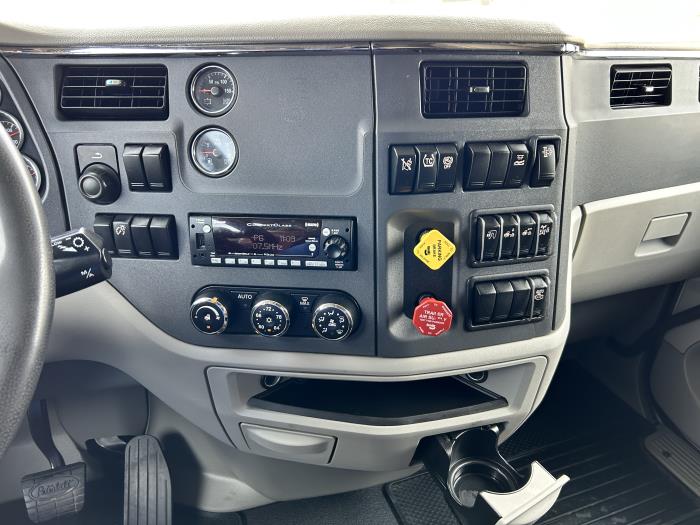 2021 Peterbilt 579-30