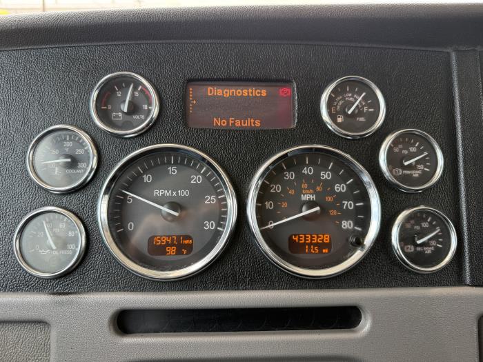2022 Peterbilt 389-4