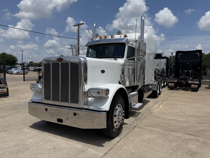 2022 Peterbilt 389-21