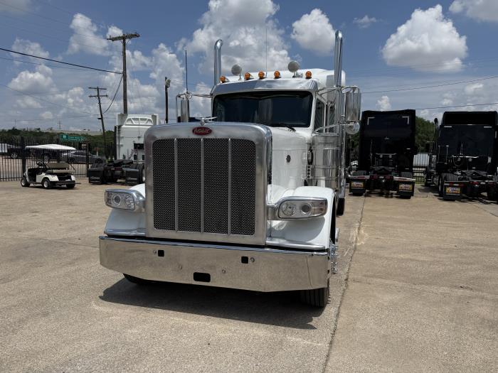 2022 Peterbilt 389-22