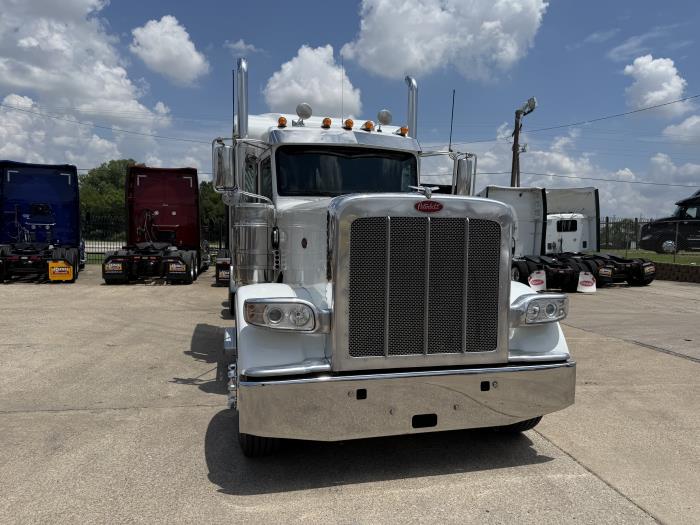 2022 Peterbilt 389-23