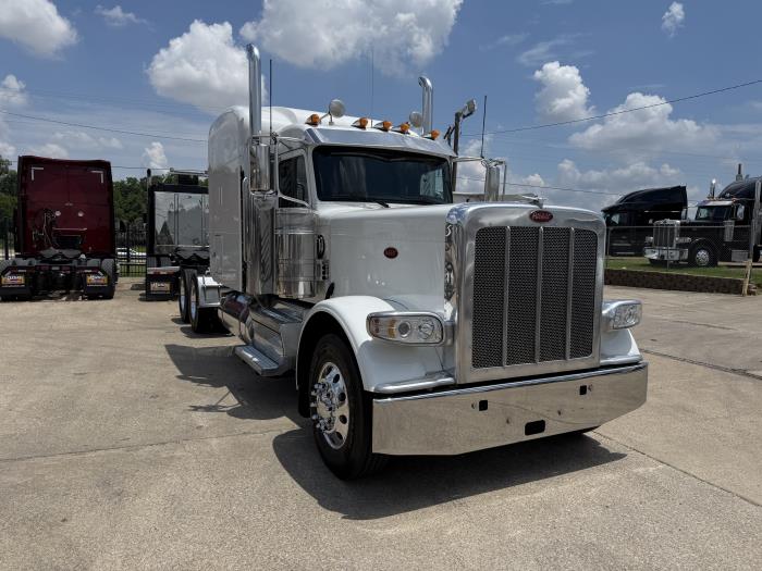 2022 Peterbilt 389-24