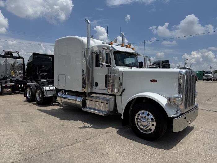 2022 Peterbilt 389-2