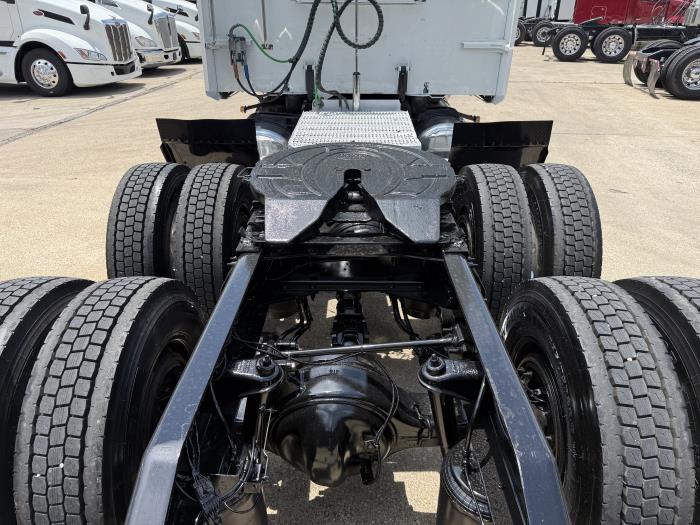 2022 Peterbilt 389-34