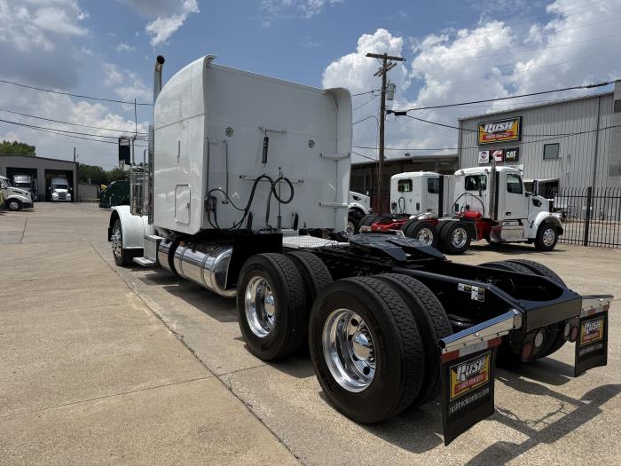 2022 Peterbilt 389-35