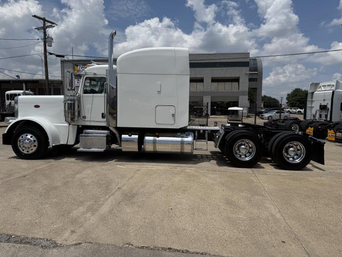 2022 Peterbilt 389-39