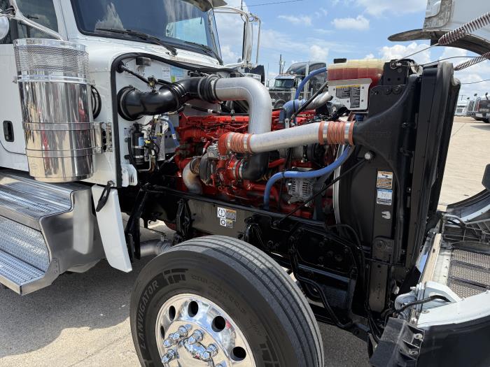 2022 Peterbilt 389-42