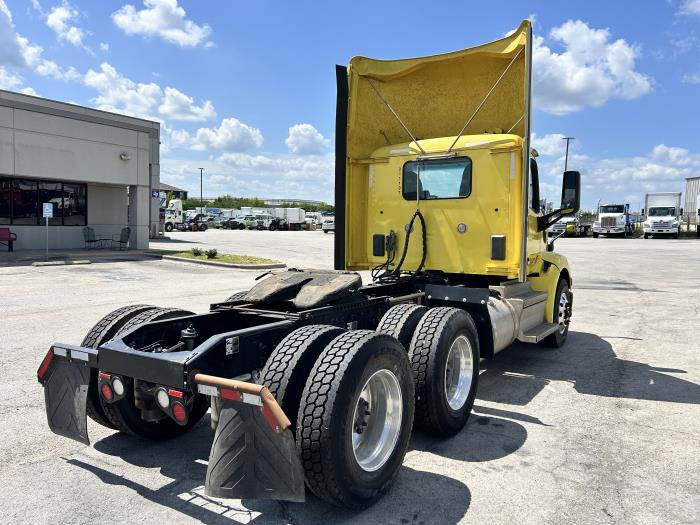 2021 Peterbilt 579-3