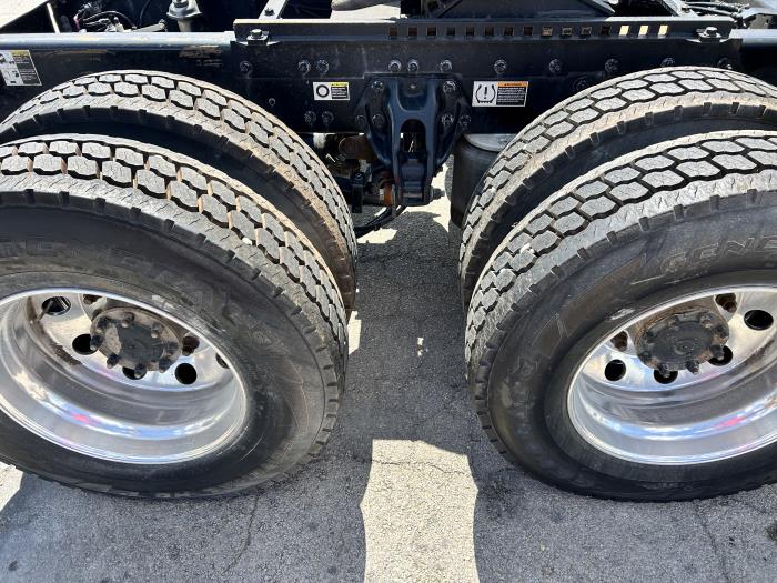 2021 Peterbilt 579-7