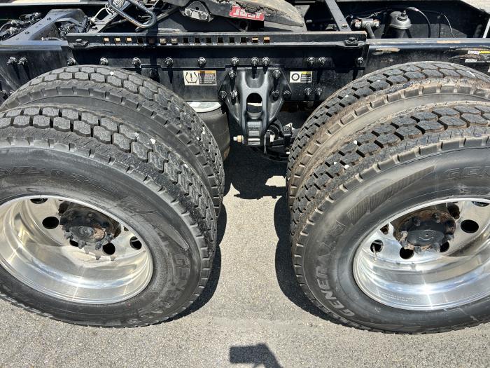 2021 Peterbilt 579-9