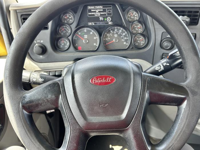 2021 Peterbilt 579-22