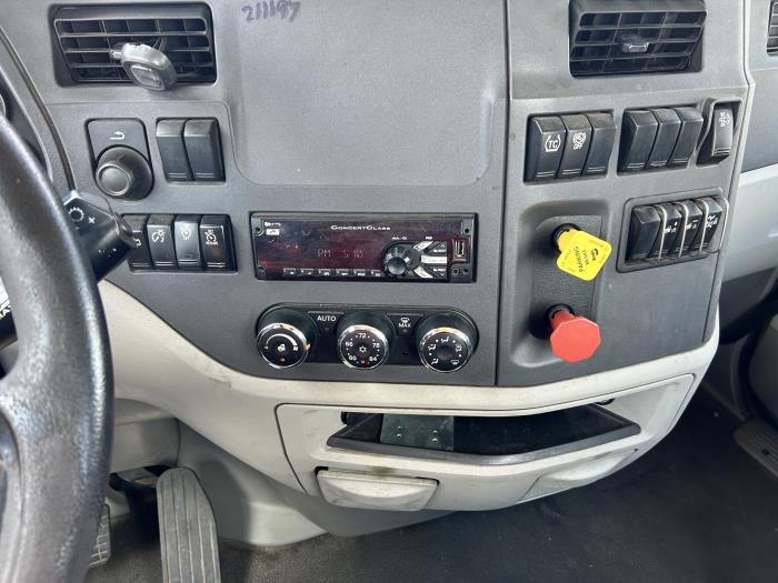 2021 Peterbilt 579-24