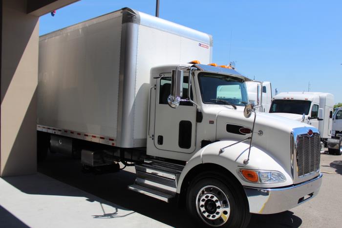 2020 Peterbilt 337-11