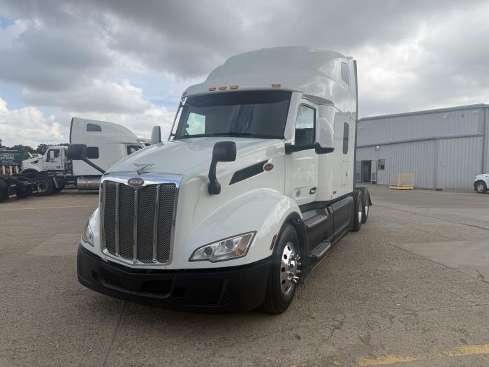 2022 Peterbilt 579-25