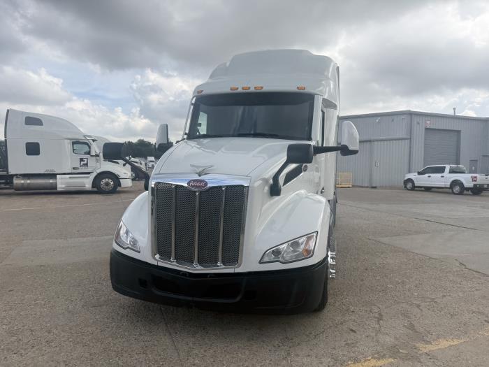 2022 Peterbilt 579-26