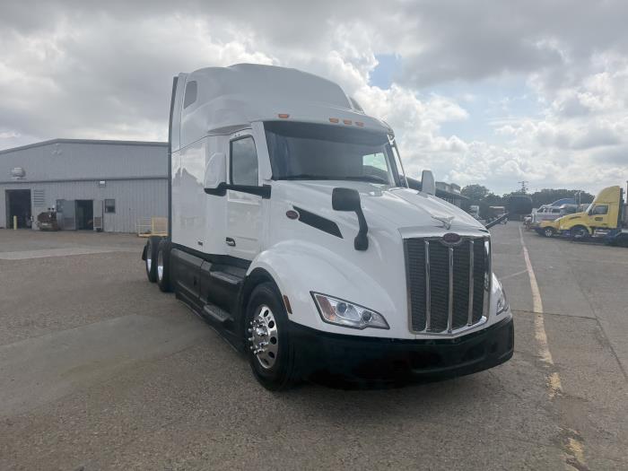 2022 Peterbilt 579-28
