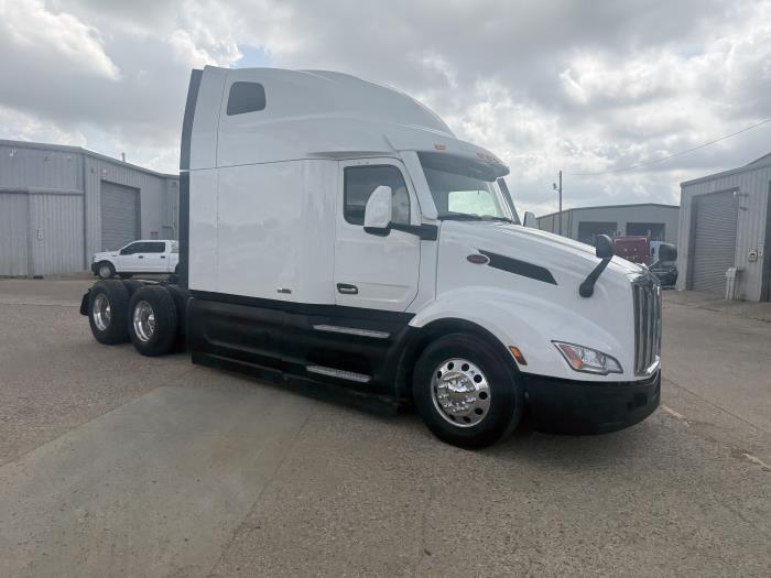 2022 Peterbilt 579-29