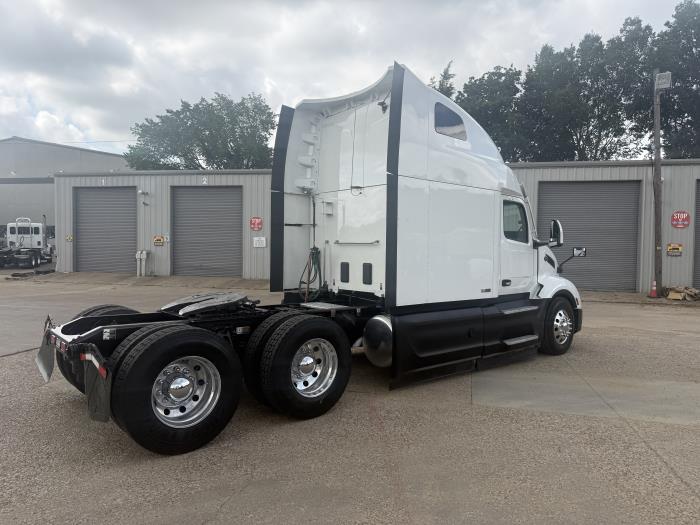 2022 Peterbilt 579-36