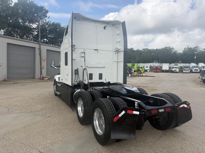 2022 Peterbilt 579-42