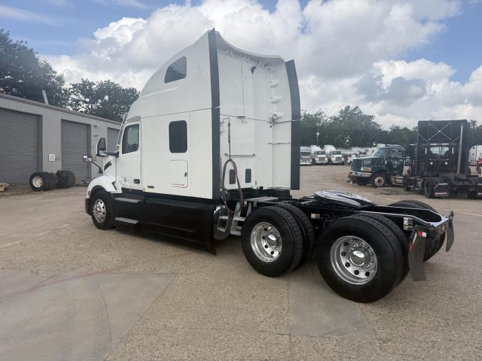 2022 Peterbilt 579-44
