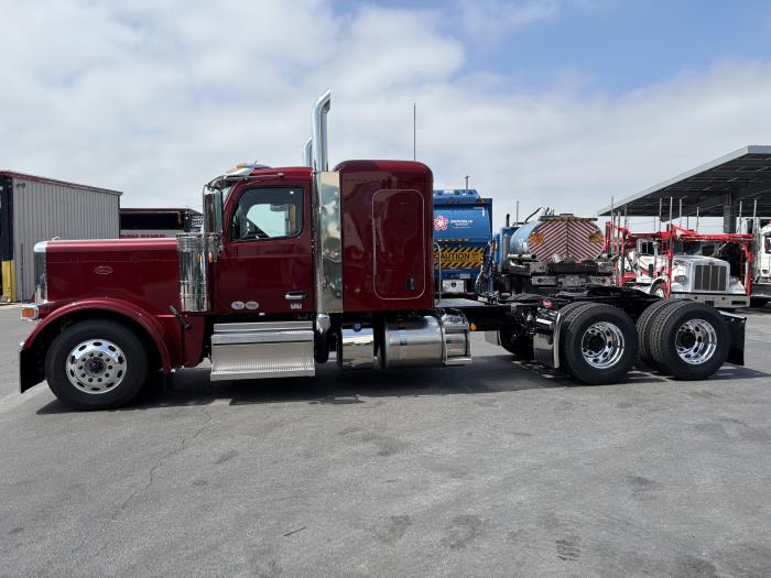 2027 Peterbilt 589-8